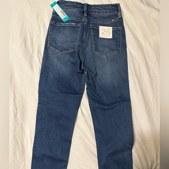 Kan Can Brenda Mid Rise Button Fly Jeans - Picture 8 of 8